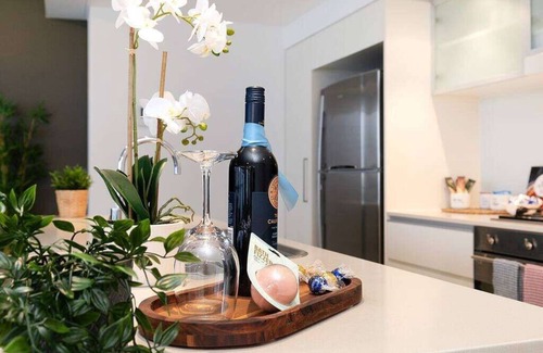 Brisbane Central Business District Apartment | Amazing River & City Views|Large Family Apartment