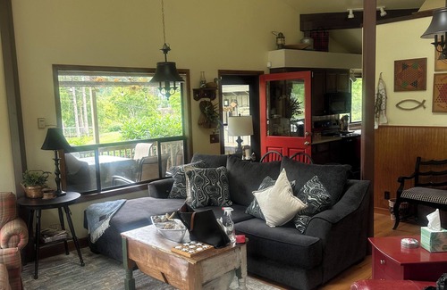 Mapleton House | Amazing riverfront property on the Siuslaw!
