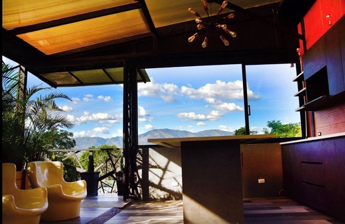 Medellin Apartment | Amazing Roofftop Apartment 3BDRM +Big Jacuzzi @Medellin's History District
