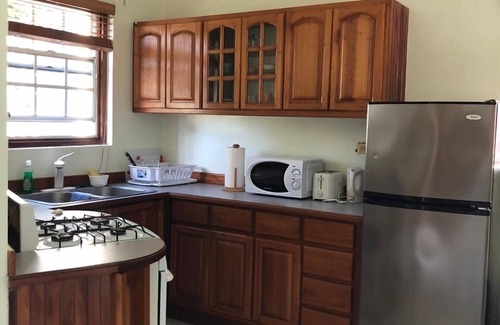 IronShore Estates Apartment | Amazing- Rose’s Comfy Studio