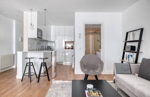 Recoletos Apartment | Amazing Salamanca 1BR, near El Retiro Park, by Blueground