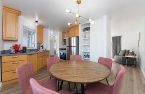 Wright Area Action Group House | Amazing Santa Rosa Wine Escape Home