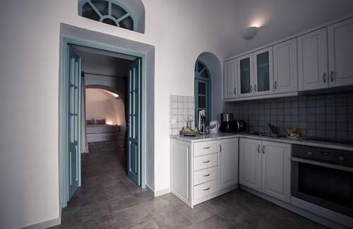 Imerovigli Villa | Amazing Santorini Villa | Caldera Serene House | 3 Bedrooms | Private Plunge.