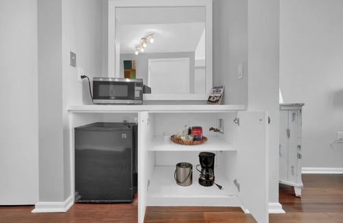 Coconut Grove Apartment | Amazing SEA VIEW Studio