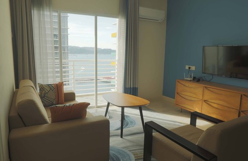 Downtown Kota Kinabalu Apartment | Amazing Seaview Hotel Room Kkcity Center Rooftop Swimming Pool