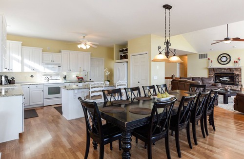 Shell Knob House | Amazing Secluded and Private 4500 sf 5 BR 4 BA lake Cove