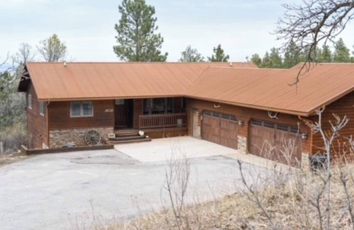 Spearfish House | Amazing Serenity lots of space and wildlife!