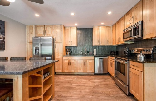 Steamboat Springs Condo | Amazing Setting on Mtn-100 yds to Trails-Heated Pool-Hot Tub-Grill-Decks-Beautifully Remodeled