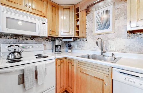 Steamboat Springs Condo | Amazing Ski-In/Out Condo w/Balcony, Free WiFi, Fireplace, Shared Hot Tub, Pool