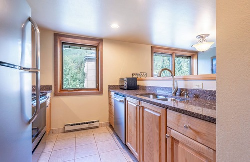 Copper Mountain Condo | Amazing ski-in/ski-out two bedroom two bath condo
