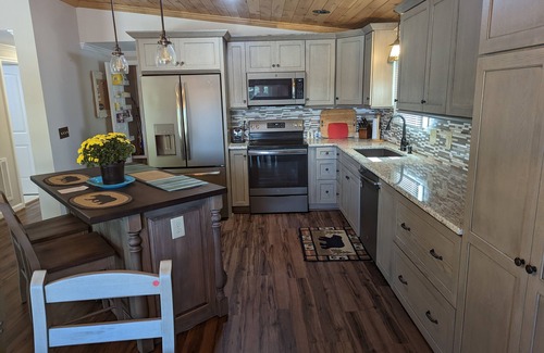 Smith Mountain Lake House | Amazing Smith Mountain Lake Home 3 minutes from Mitchell's Marina