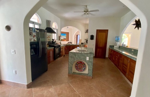 El Placer House | Amazing Snorkeling and Swimming 200 Feet from the Back Door