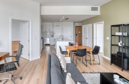 South Lake Union Apartment | Amazing South Lake Union 2BR w/Gym & Roof, nr restaurants, by Blueground