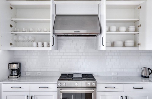 South Lake Union Apartment | Amazing South Lake Union 2BR w/Gym & Roof, nr restaurants, by Blueground