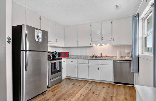 Topsail Beach House | Amazing South Topsail 4BR Retreat