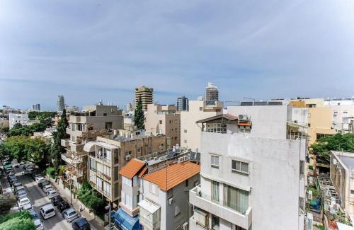 Tel Aviv City Center Apartment | Amazing spacious Duplex with balcony and MAMAD