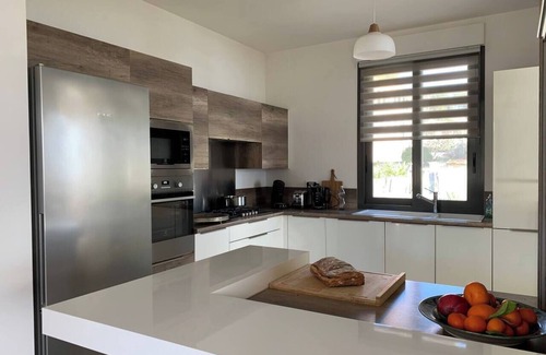 La Seyne-sur-Mer Villa | AMAZING SPOT 10 meters from the sea