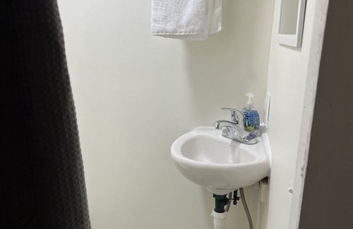 Floral City Apartment | Amazing studio a stones throw from a lake