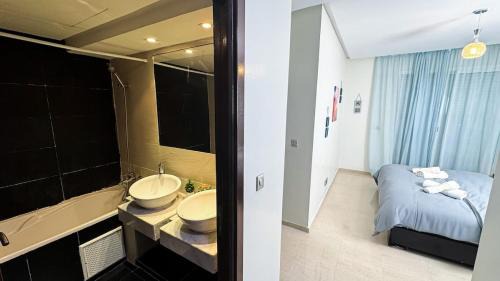 Cite Al Mohammadi Apartment | Amazing Stylish Apt with Pool
