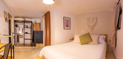 Zona Rosa Apartment | Amazing Suite a few steps Reforma & US Embassy