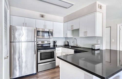 Sunnyvale Apartment | Amazing Sunnyvale 1BR w/Gym, Pool & BBQ, walk to Apple, by Blueground
