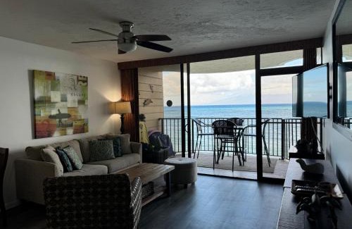 Kahana Apartment | Amazing Sunsets Oceanfront Views - indigomaui -