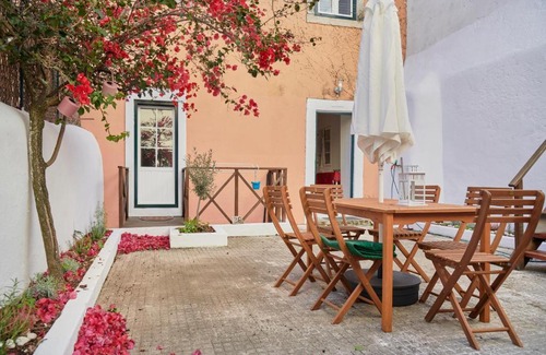 Alfama Apartment | Amazing Terrace and Riverview in Historical Lisbon
