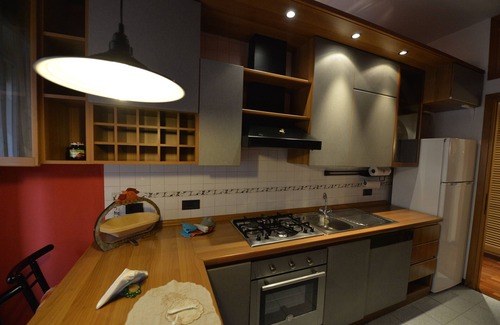 Gianicolense Apartment | AMAZING TRASTEVERE: GOOD ITALIAN FOOD! AIR CONDITIONED, WIFI, BALCONY.
