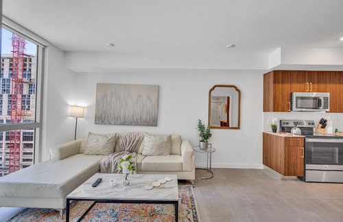 Overtown Apartment | Amazing Unit in Downtown Miami With Free Parking