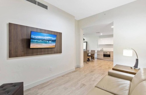 Hollywood Condo | Amazing unit in Hollywood Beach Resort & beach access