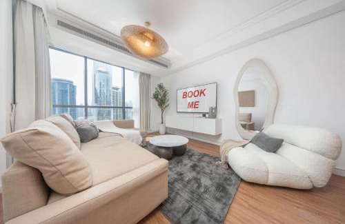 Jumeirah Lake Towers Apartment | Amazing unit in JLT Sleeps 6 with Lake Views