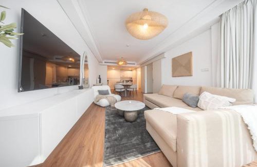 Jumeirah Lake Towers Apartment | Amazing unit in JLT Sleeps 6 with Lake Views