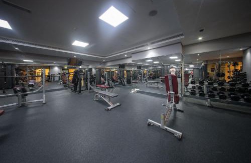 Jumeirah Lake Towers Apartment | Amazing unit in JLT Sleeps 6 with Lake Views