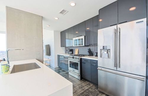 Boyle Heights Apartment | Amazing Urban Oasis 2bd 2bt