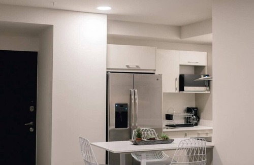 Pavas House | amazing view, 20th floor, near the airport.