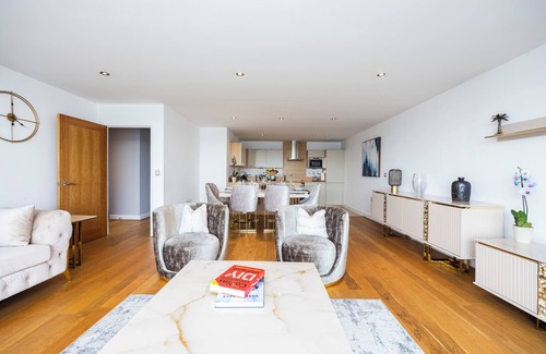 Docklands Apartment | Amazing View Apart | ExCeL Exhibition | O2 Arena
