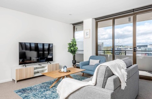Barton Apartment | Amazing View In Large Apartment - Barton ACT