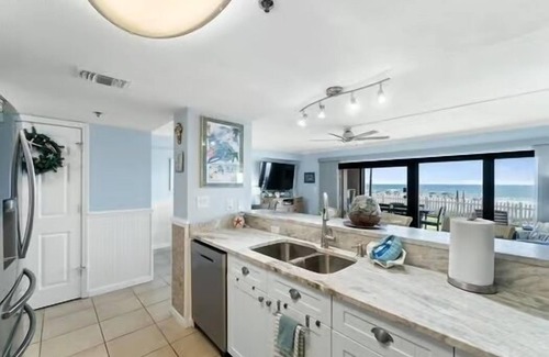 Ono Island Condo | Amazing View! Luxury Beachfront Get Away. 3 BR/2 BA 1st Floor Unit on the beach!