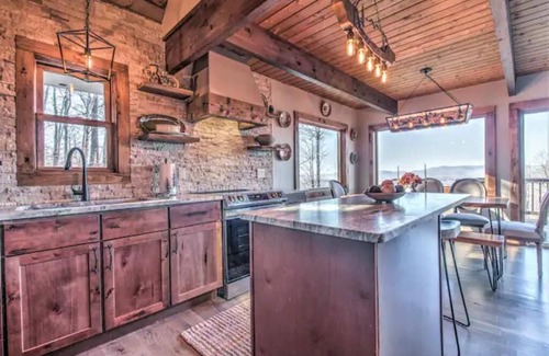 Andover House | Amazing Views and Sunsets in a fully remodeled VT home