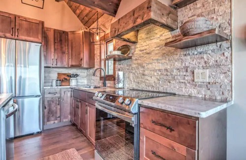 Andover House | Amazing Views and Sunsets in a fully remodeled VT home