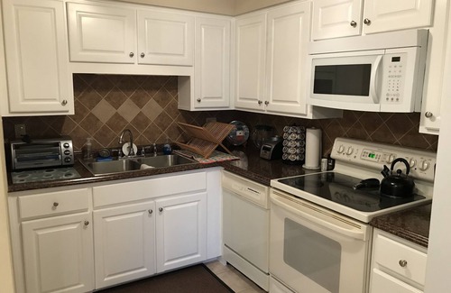 North Shore Condo | Amazing Views and Two Kayaks Ready to Use!