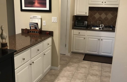 North Shore Condo | Amazing Views and Two Kayaks Ready to Use!