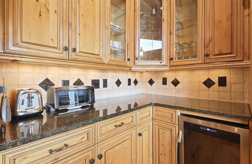 Beech Mountain Cabin | Amazing Views*HotTub*Sauna*GameRooms Dog-friendly!