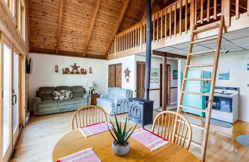 Great Cacapon Cabin | Amazing Views, Hot Tub, WiFi, Deck, & Fire Pit!