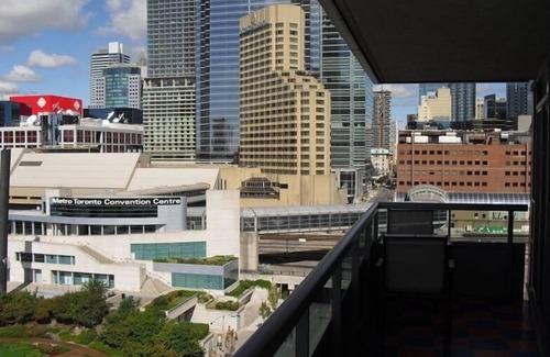 Toronto Entertainment District Condo | Amazing Views in Toronto's New Southcore District ! Great Monthly Rates