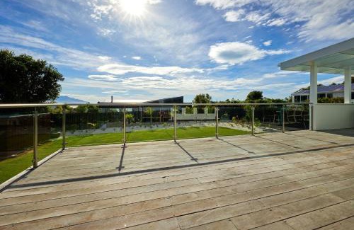 Kaikoura House | Amazing Views Large Deck Sunny
