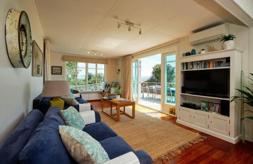 Kaikoura House | Amazing Views Large Deck Sunny