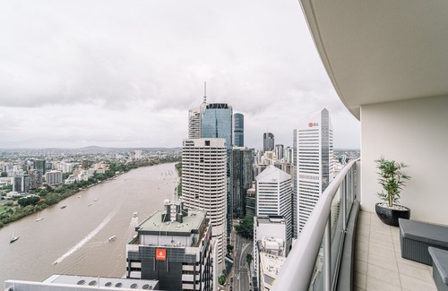 Brisbane Apartment | Amazing views of Brisbane river Story Bridge