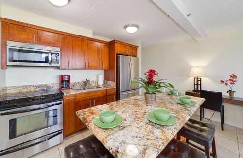 Waikiki Condo | Amazing views of Diamond Head, Waikiki Beach, and the Pacific Ocean!