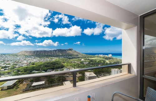 Waikiki Condo | Amazing views of Diamond Head, Waikiki Beach, and the Pacific Ocean!